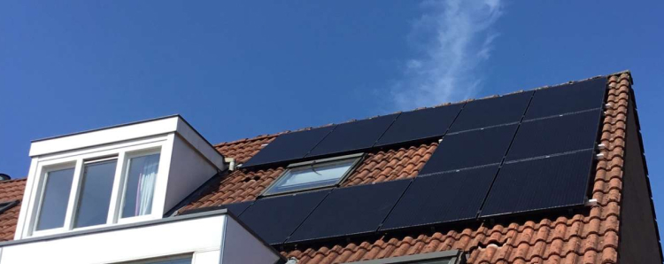 vlakke dakpan zonnepanelen